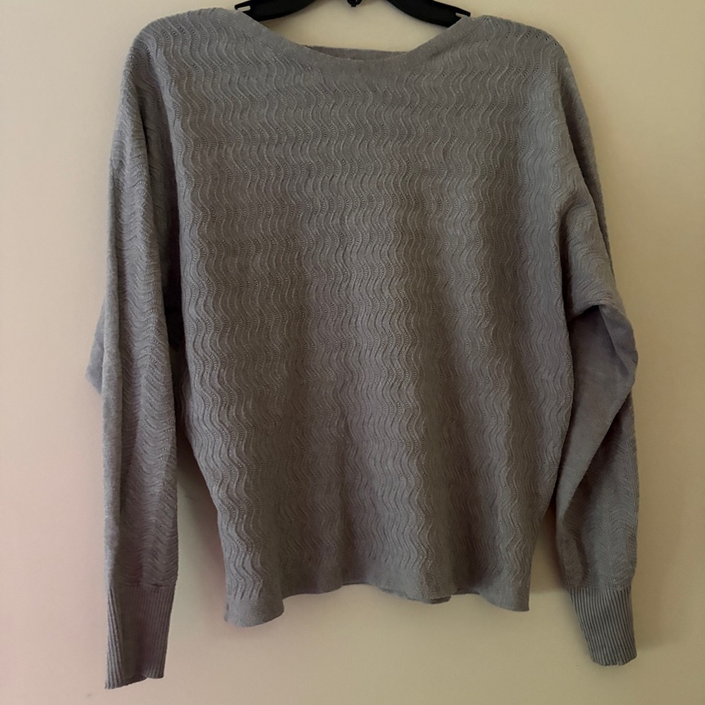 Vila Milano Gray Textured Wave Knit Sweater Women’s M Relaxed Long Sleeve